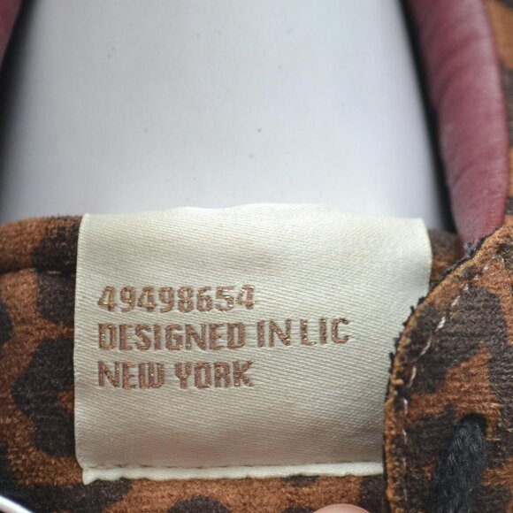 Steve Madden Women's Retro-Inspired Suede Sneaker BNWT - Picture 8 of 8